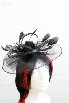 Gothic Haarschmuck „Midnight Dahlia“ mit Schleiernetz & Federn